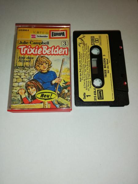 Trixie Belden Folge 3 löst das Rätsel Schwarz mit Beigen Aufkleber 515656.4(Frontcover und Seite 1 der MC beschrieben)